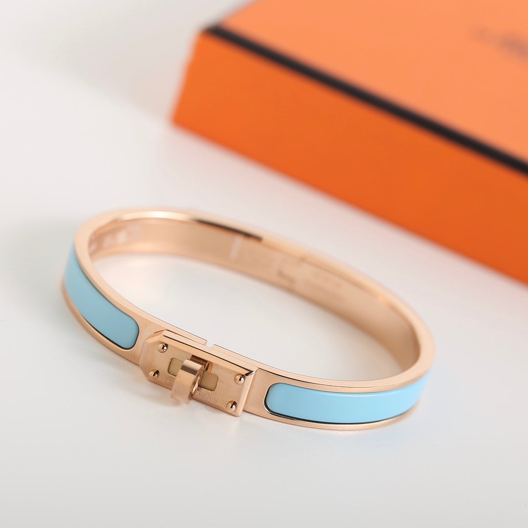 HM KELLY CLOUD BLUE ARMREIF