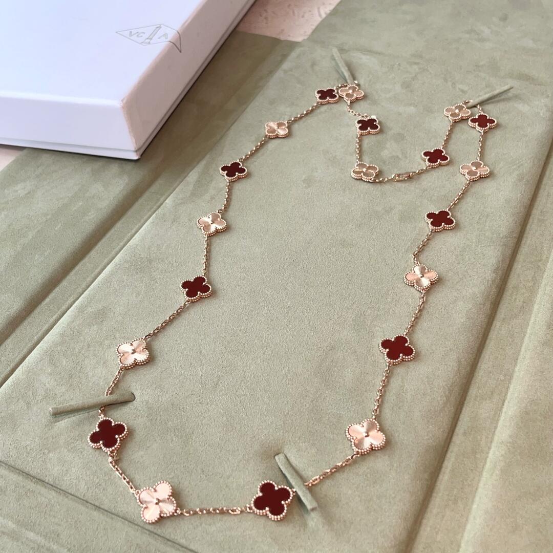 [Leaves]CLOVER 20 MOTIFS LASER CARNELIAN NECKLACE