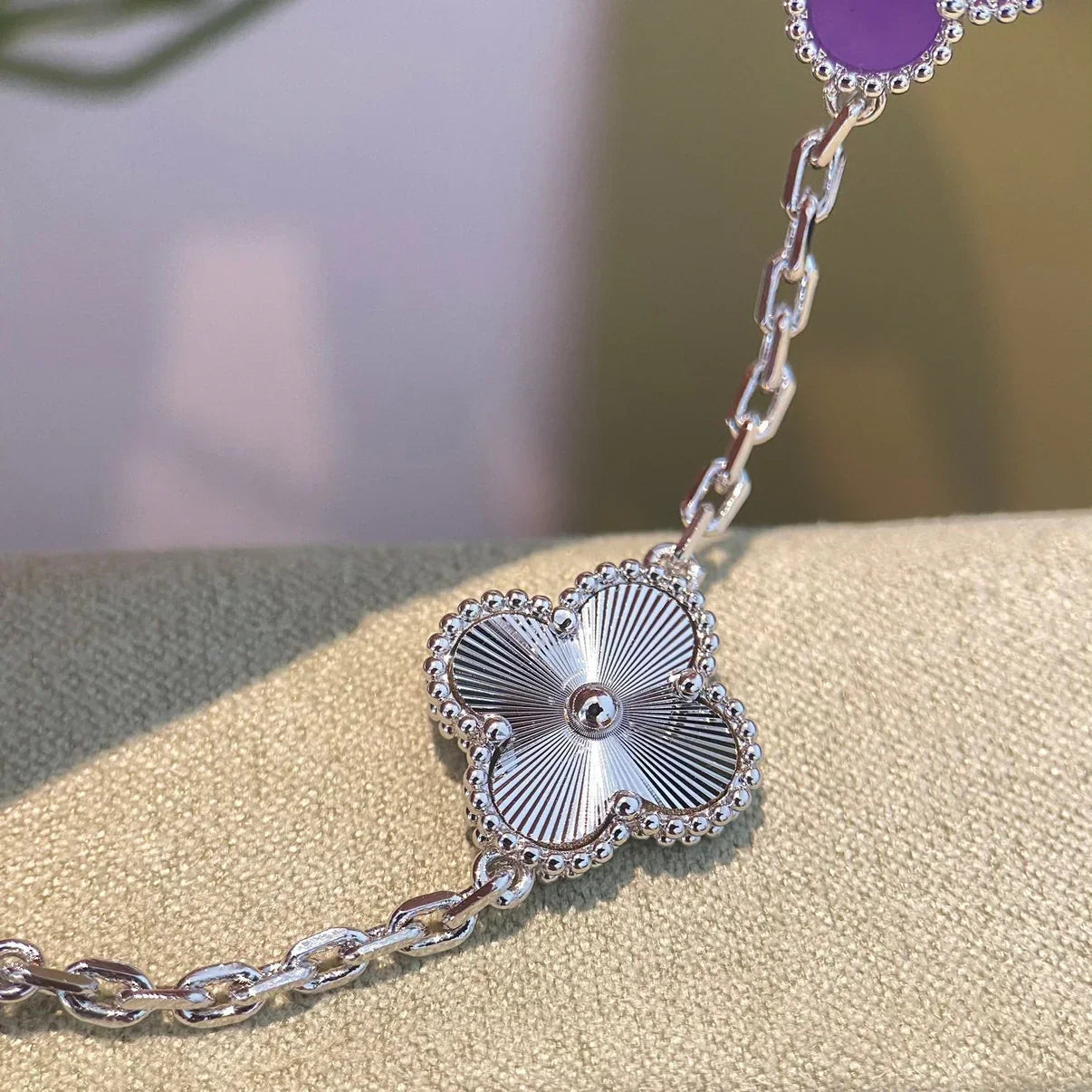 [Leaves]LUCKY CLOVER 5-MOTIF BRACELET - VIOLET COLLECTION