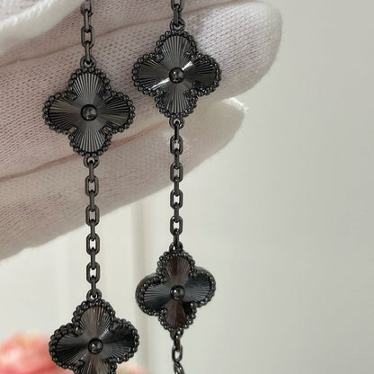 [Leaves]CLOVER 5 MOTIF BLACK BRACELET