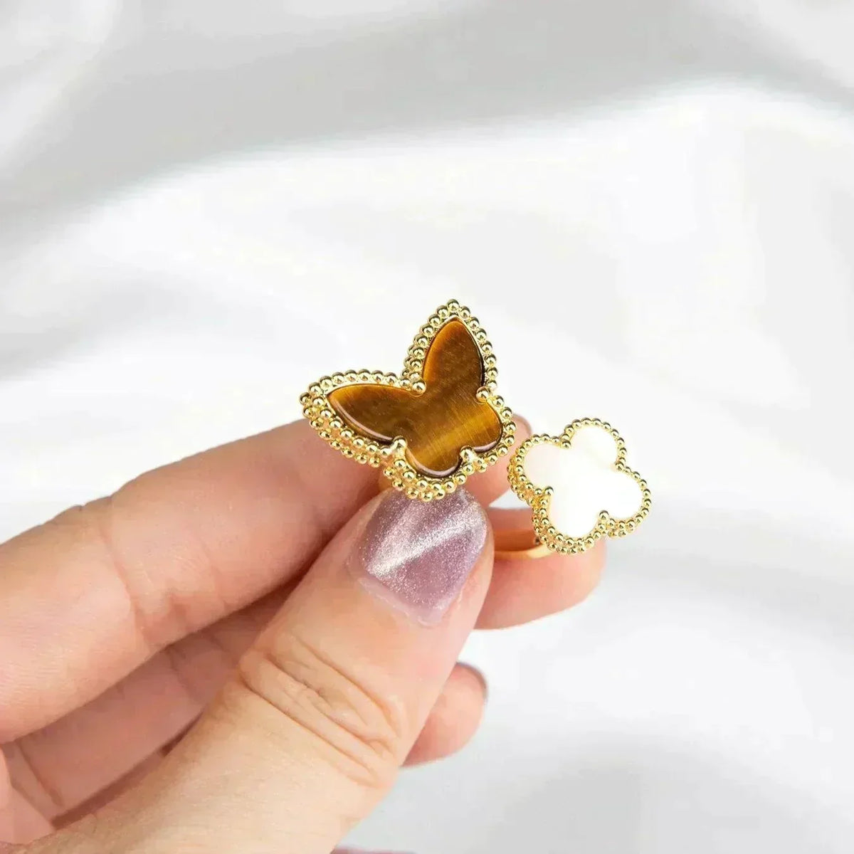 [Leaves]LUCKY BETWEEN THE FINGER RING