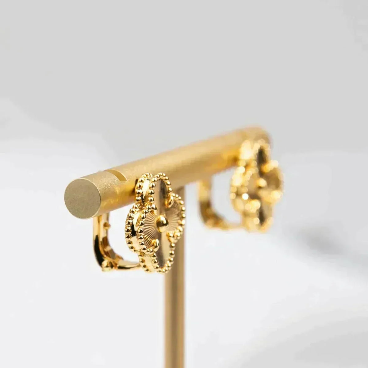 [Leaves]CLOVER MEDIUM 1 MOTIFS LASER EARRINGS