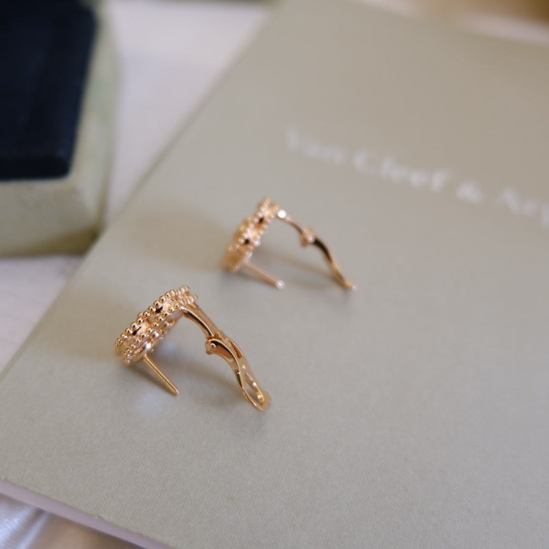 [Leaves]LUCKY PINK GOLD WHITE MOP EARRINGS