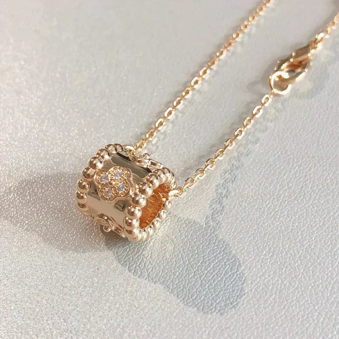 [Leaves]KALEIDOSCOPE PENDANT NECKLACE