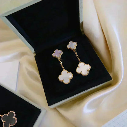 [Leaves]CLOVER 2 MOTIF WHITE MOP EARRINGS