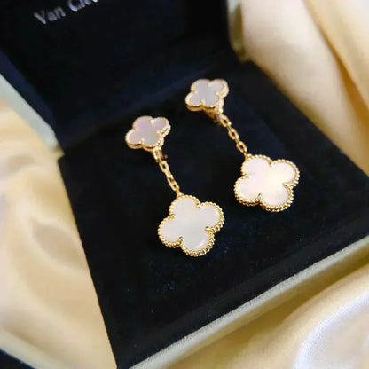 [Leaves]CLOVER 2 MOTIF WHITE MOP EARRINGS