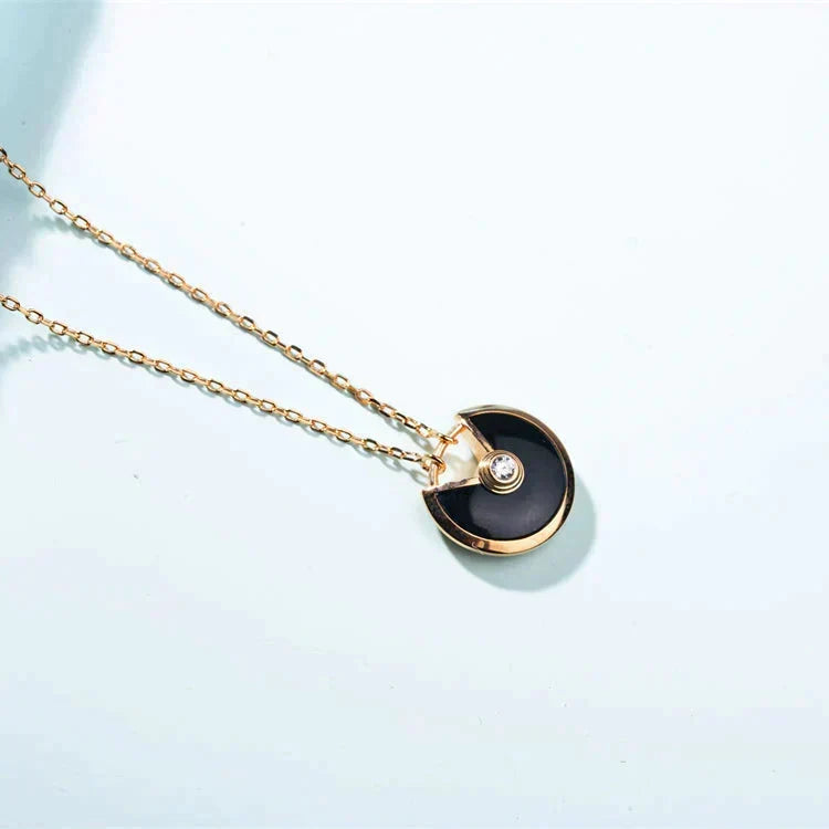 [Leaves]AMULETTE GOLD CARNELIAN ONYX NECKLACE