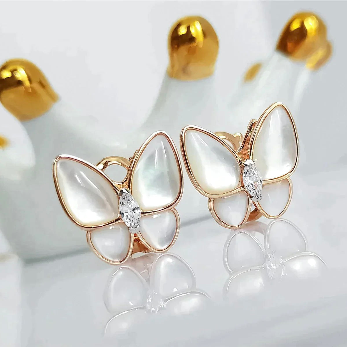 [Leaves]BUTTERFLY MOP DIAMOND EARRINGS