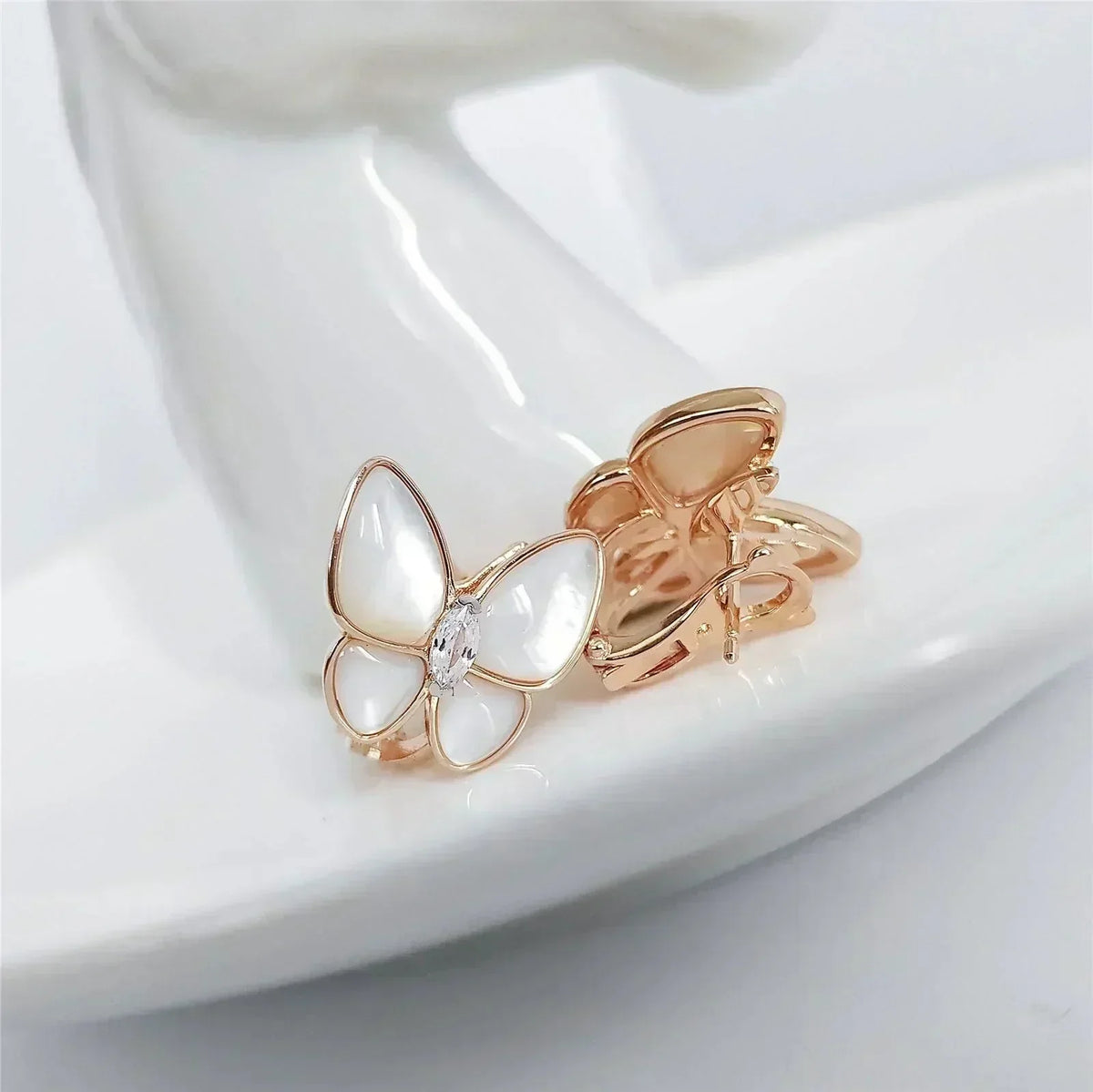 [Leaves]BUTTERFLY MOP DIAMOND EARRINGS