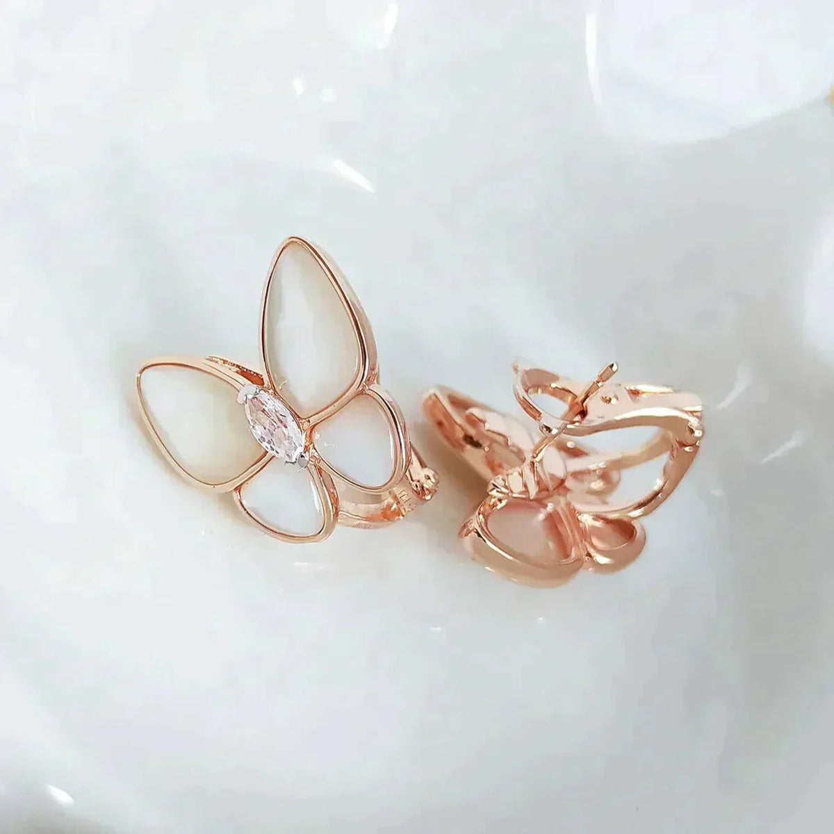 [Leaves]BUTTERFLY MOP DIAMOND EARRINGS