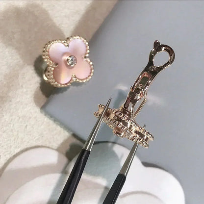 [Leaves]CLOVER MEDIUM 1 MOTIFS  PINK MOP DIAMOND EARRINGS