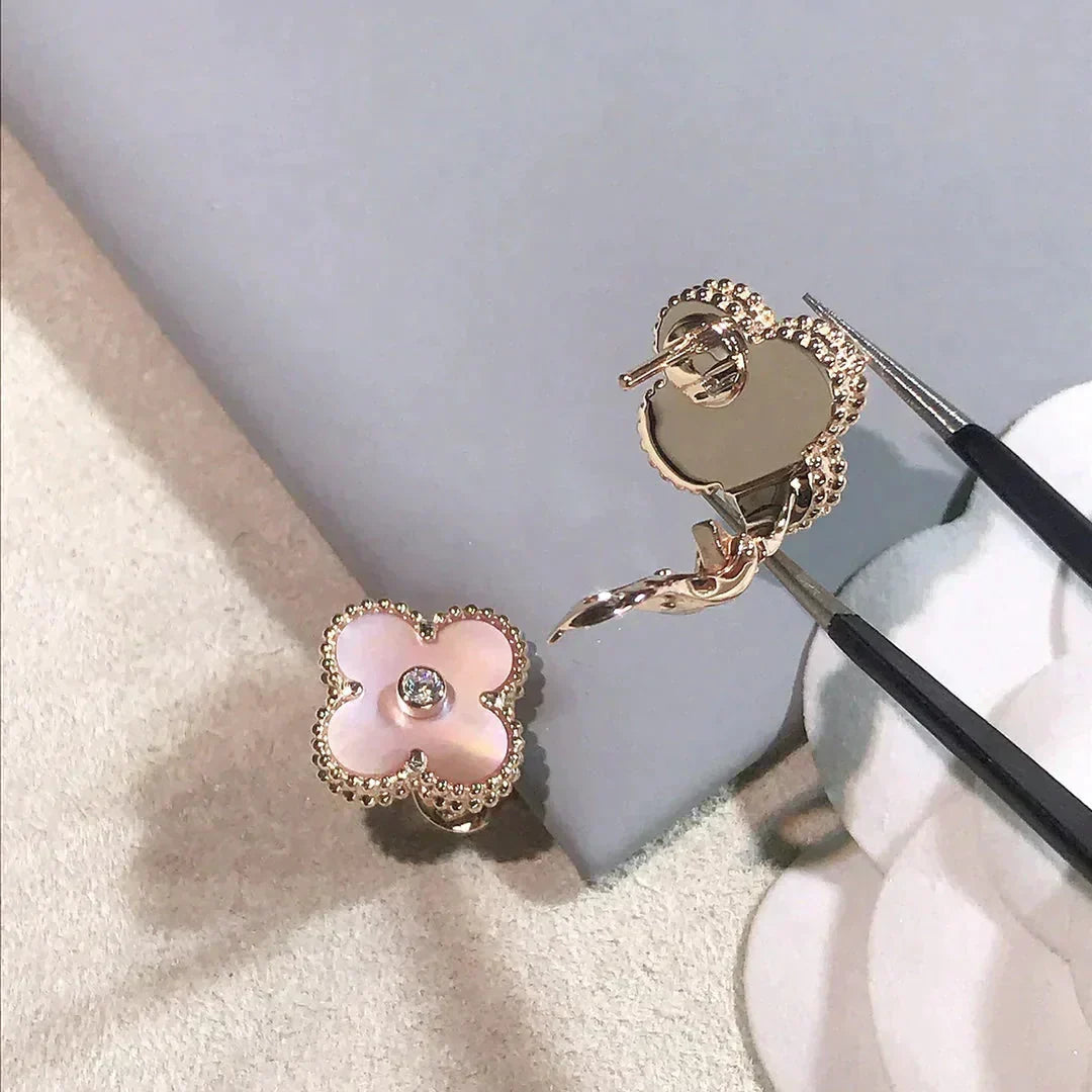 [Leaves]CLOVER MEDIUM 1 MOTIFS  PINK MOP DIAMOND EARRINGS
