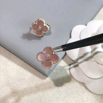[Leaves]CLOVER MEDIUM 1 MOTIFS  PINK MOP DIAMOND EARRINGS
