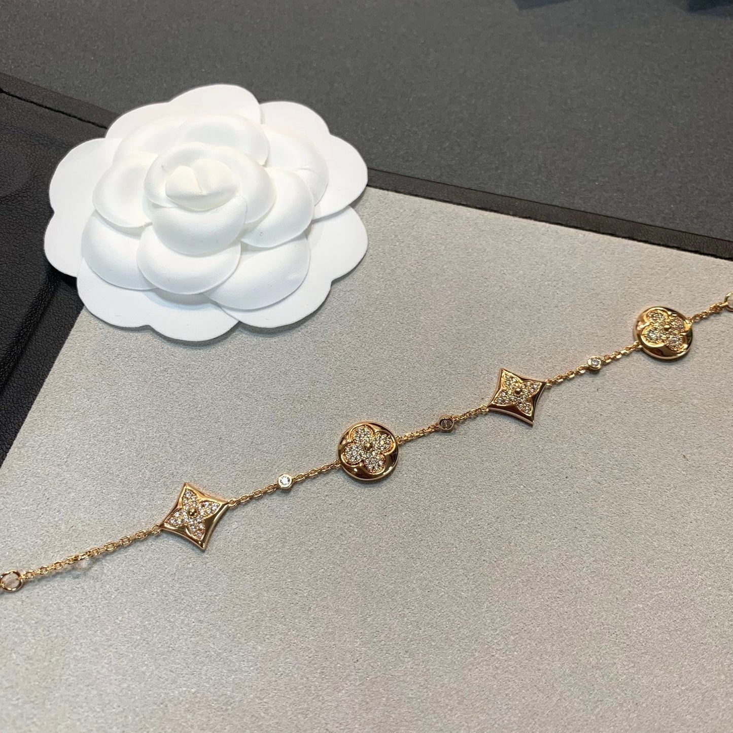 [Leaves]STAR AND SUN 4 MOTIFS GOLD DIAMONDS BRACELET