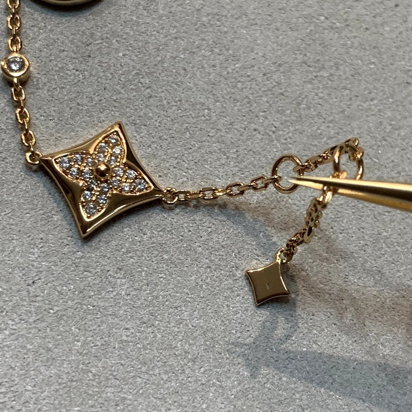 [Leaves]STAR AND SUN 4 MOTIFS GOLD DIAMONDS BRACELET