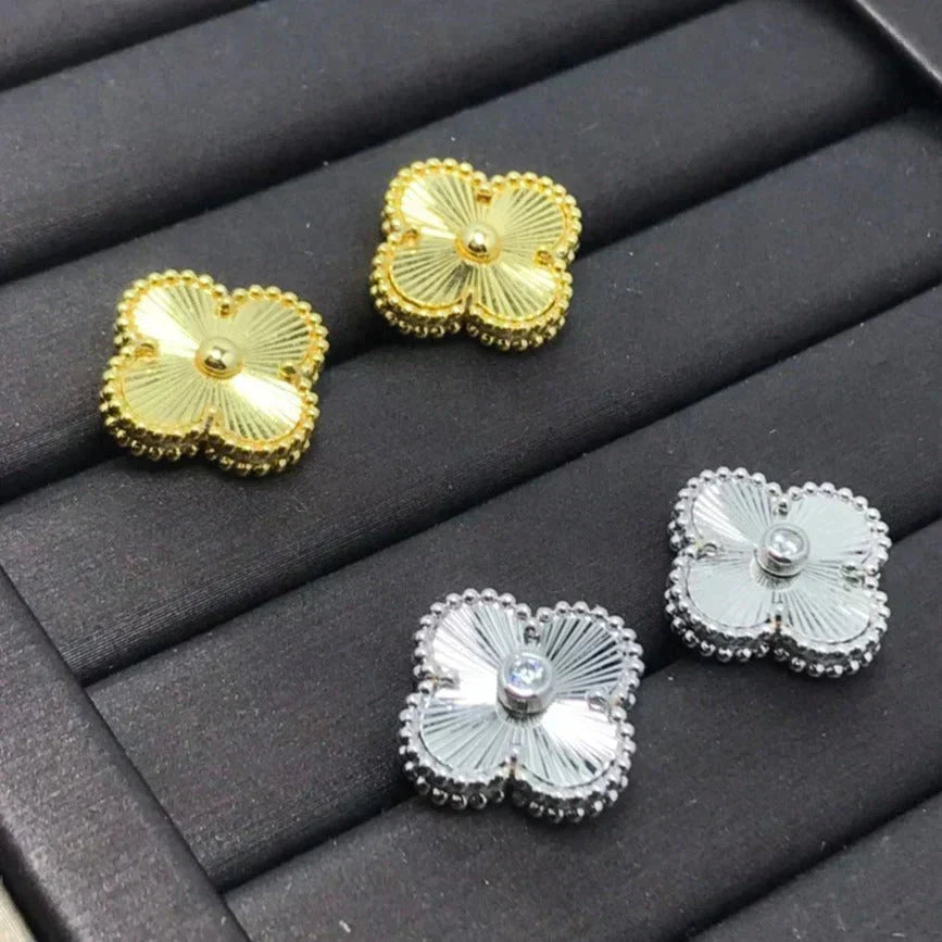 [Leaves]CLOVER MINI 9.5MM LASER EARRINGS