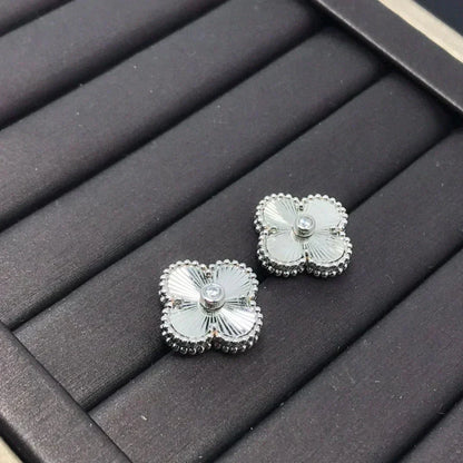 [Leaves]CLOVER MINI 9.5MM LASER EARRINGS