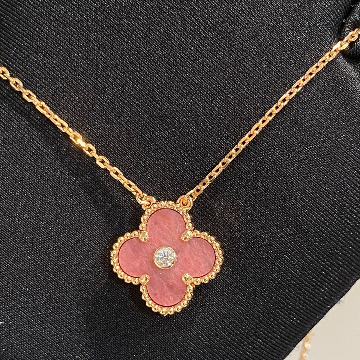 [Leaves]CLOVER 15MM DIAMOND RHODONITE NECKLACE