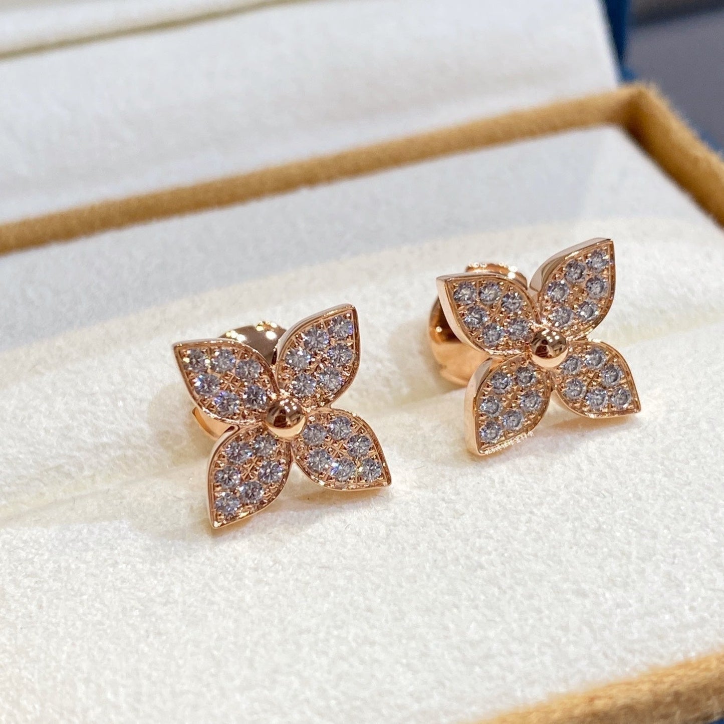 [Leaves]STAR DIAMOND EARRINGS