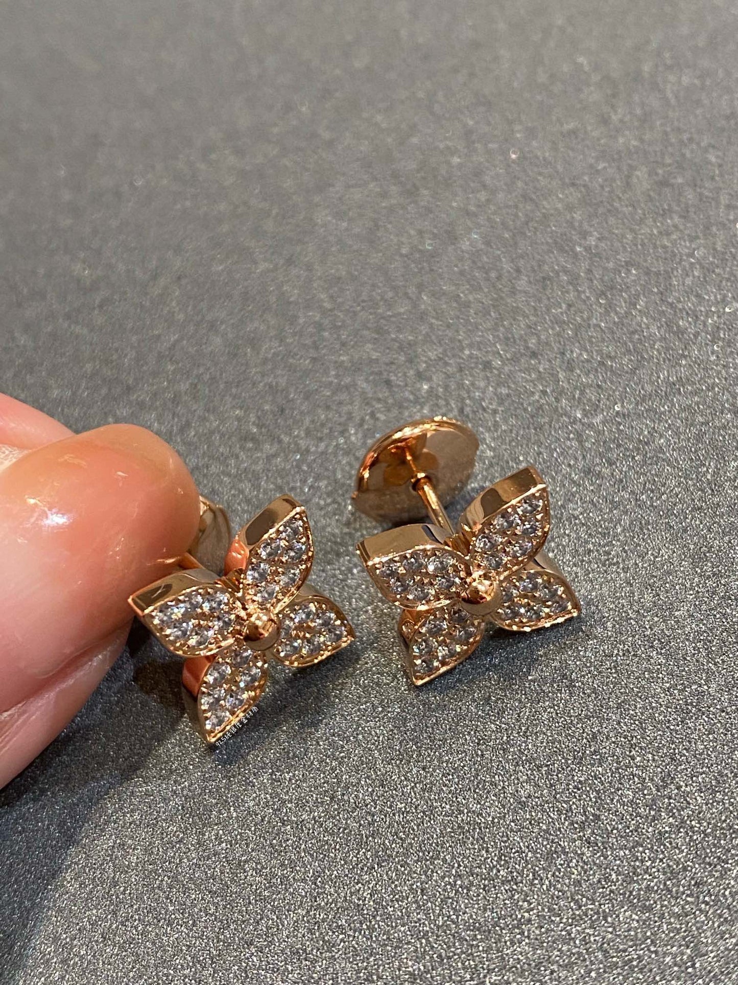 [Leaves]STAR DIAMOND EARRINGS