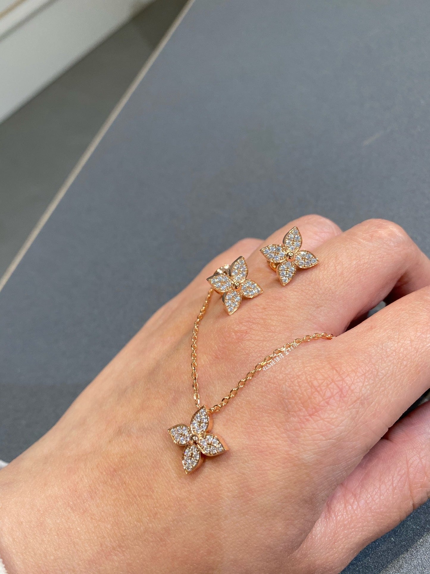 [Leaves]STAR DIAMOND NECKALCE