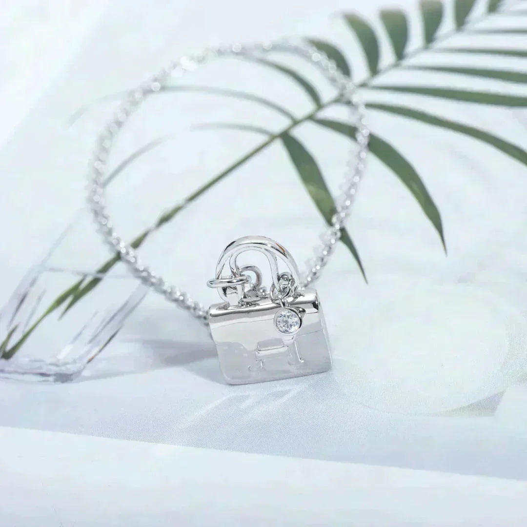 [Leaves]AMULETTE PEDANT SILVER NECKLACE