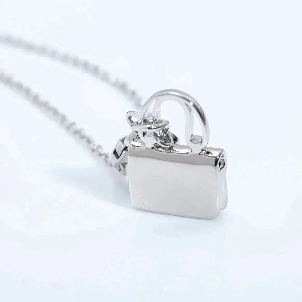 [Leaves]AMULETTE PEDANT SILVER NECKLACE