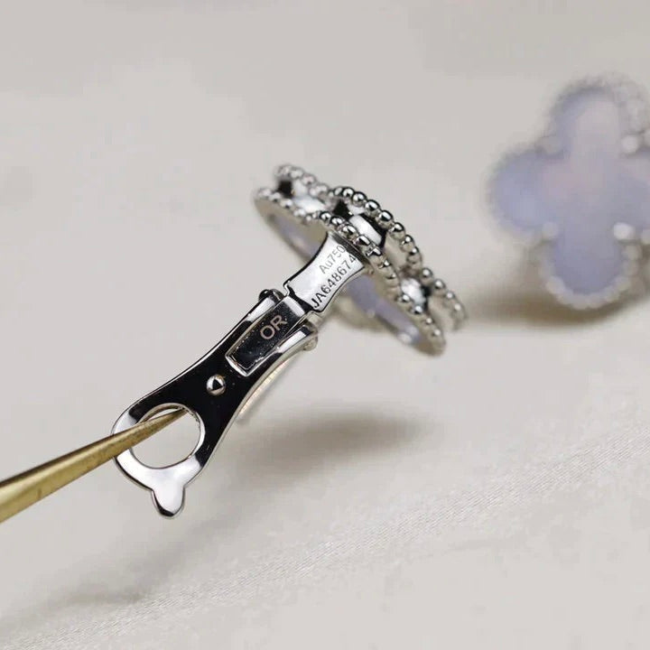 [Leaves]CLOVER MEDIUM 1 MOTIFS  WHITE MOP EARRINGS SILVER