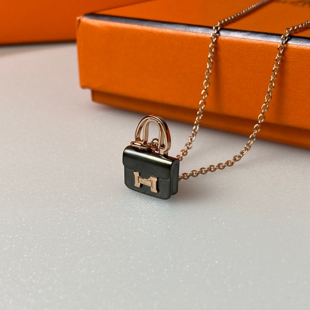 [Leaves]CONSTANCE BLACK PEDANT ROSE GOLD NECKLACE