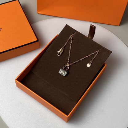[Leaves]CONSTANCE BLACK PEDANT ROSE GOLD NECKLACE