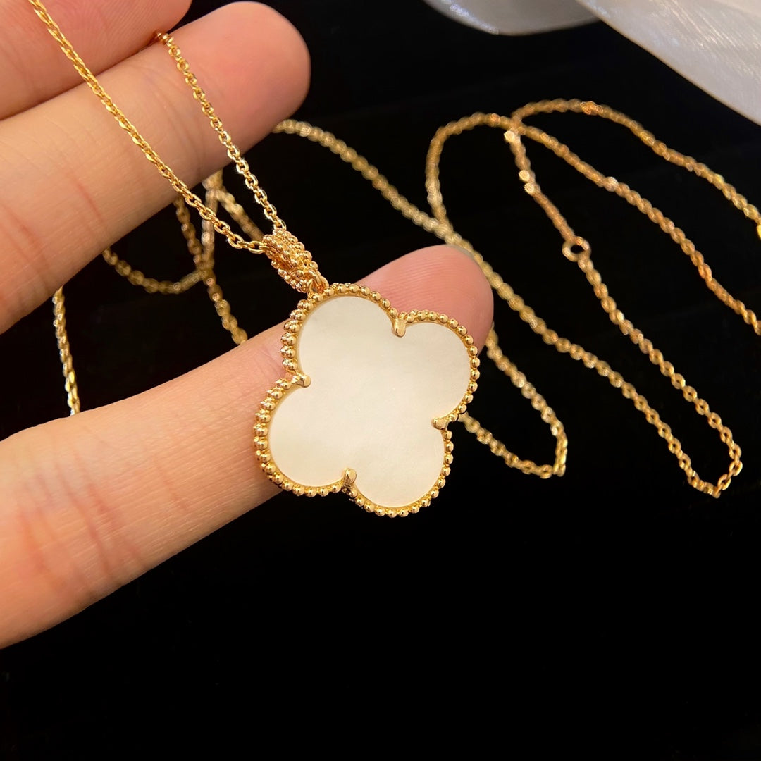 [Leaves]CLOVER 25MM MOP LARGE PENDANT NECKLACE