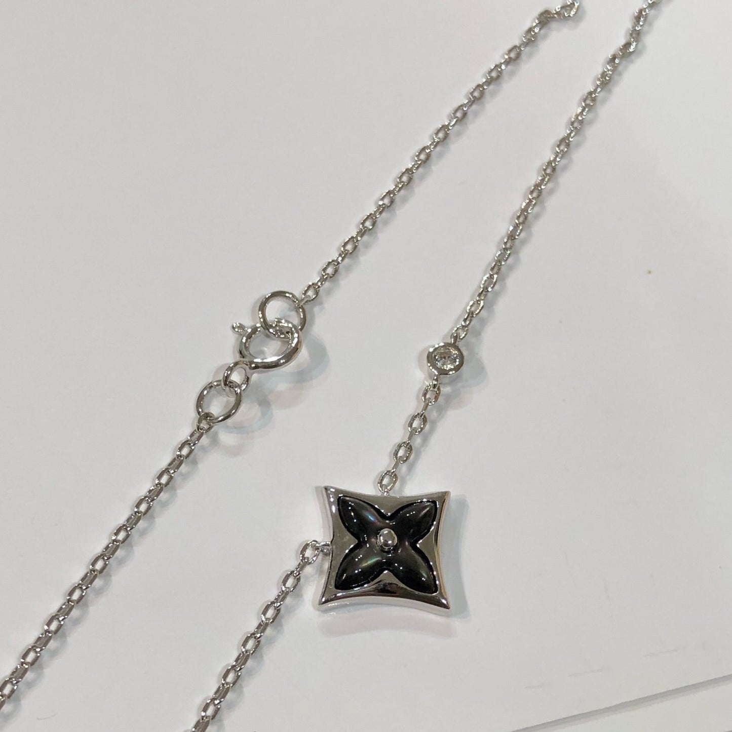 [Leaves]STAR BLACK MOP NECKLACE