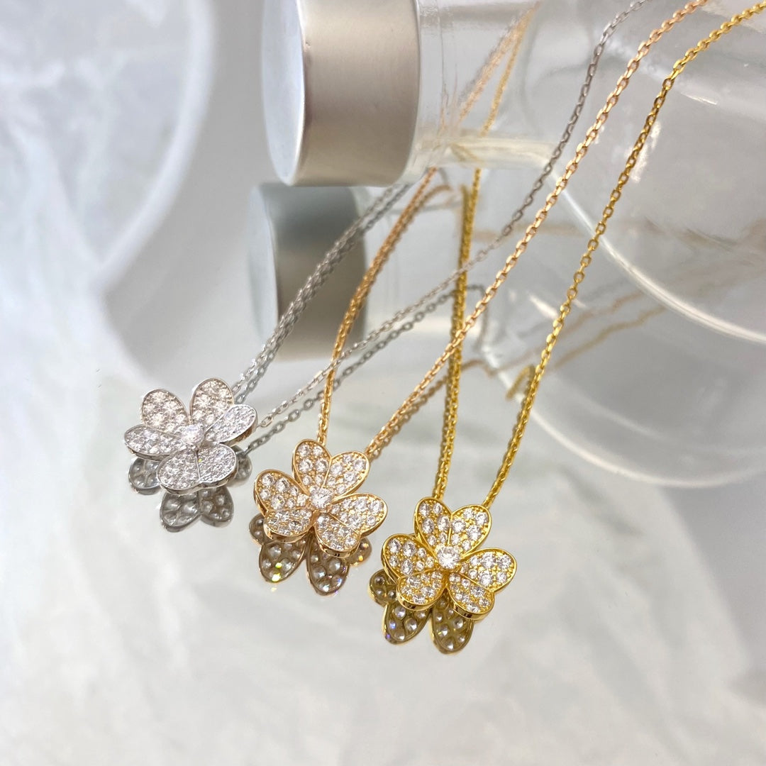 [Leaves]PAVÉ DIAMOND FLOWER CHARM NECKLACE