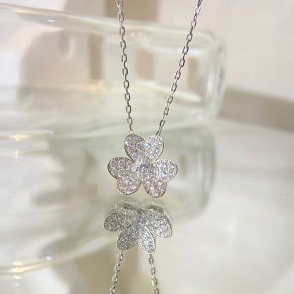 [Leaves]PAVÉ DIAMOND FLOWER CHARM NECKLACE
