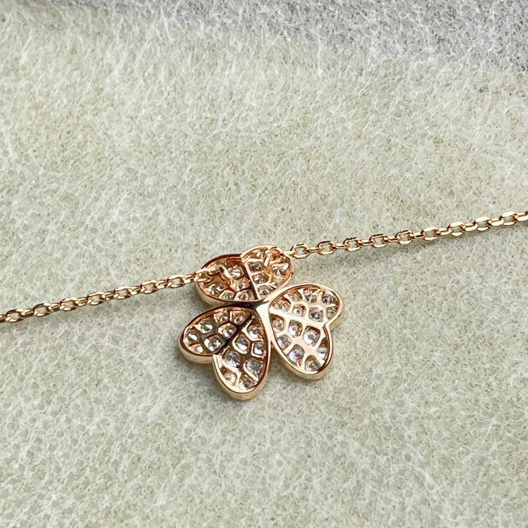 [Leaves]PAVÉ DIAMOND FLOWER CHARM NECKLACE