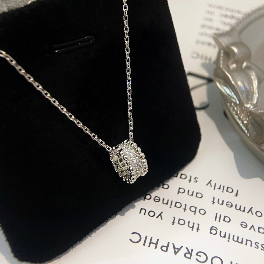 [Leaves]PERLEE DIAMOND NECKLACE