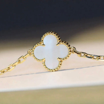 [Leaves]CLOVER 20 MOTIFS WHITE MOP NECKLACE