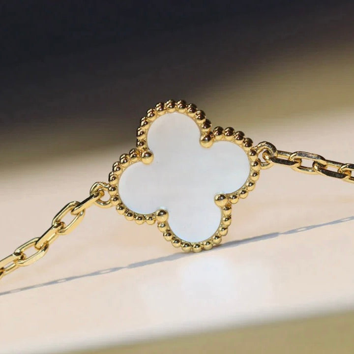 [Leaves]CLOVER 20 MOTIFS WHITE MOP NECKLACE