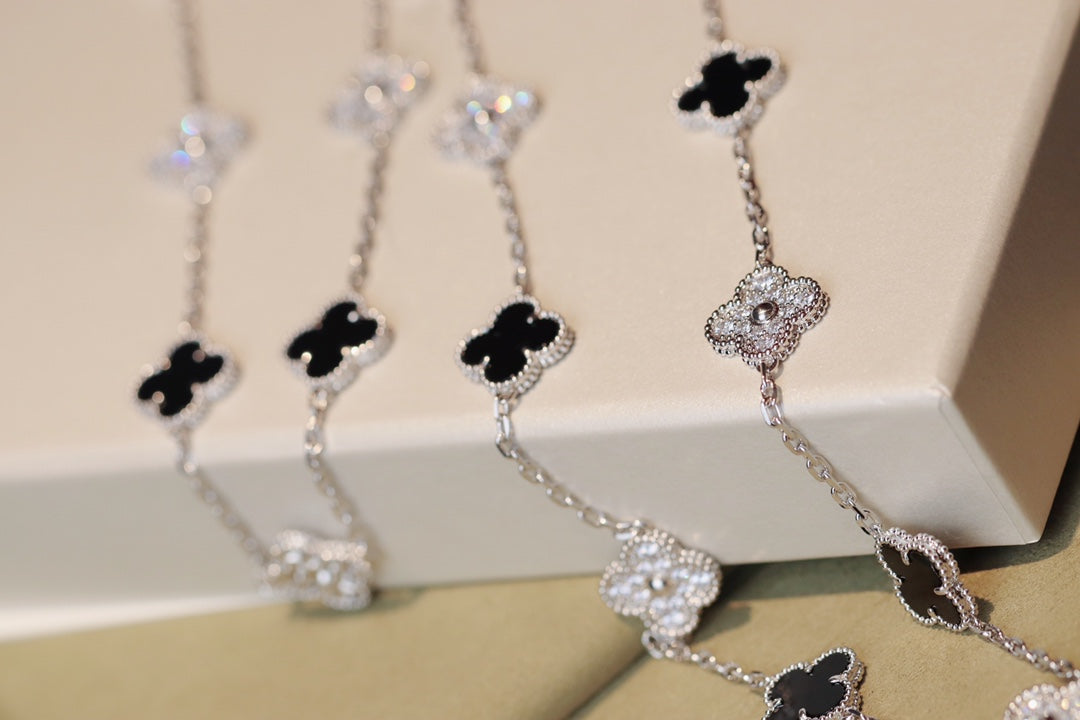 [Leaves]CLOVER 20 MOTIFS ONYX DIAMOND SILVER
