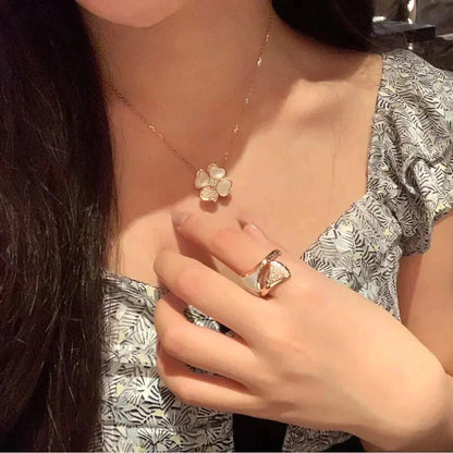 [Leaves]CLOVER MOP DIAMOND ROSE GOLD NECKLACE