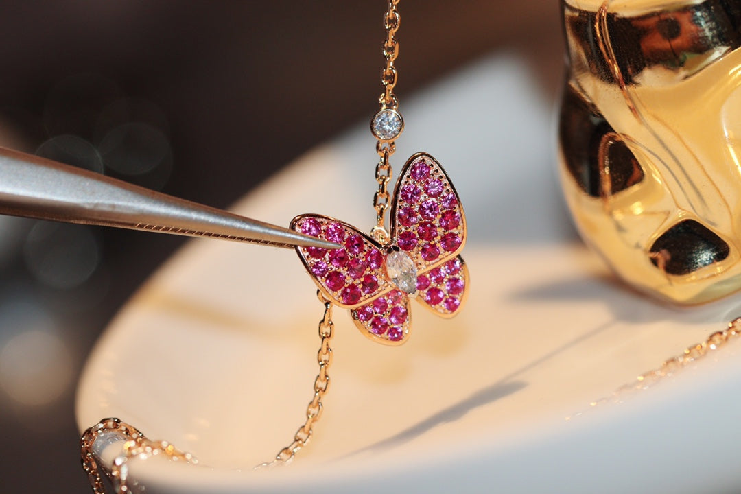 [Leaves]BUTTERFLY RED DIAMOND ROSE GOLD NECKLACE