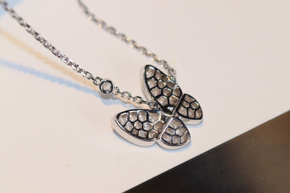 [Leaves]BUTTERFLY DIAMOND CHARM NECKLACE