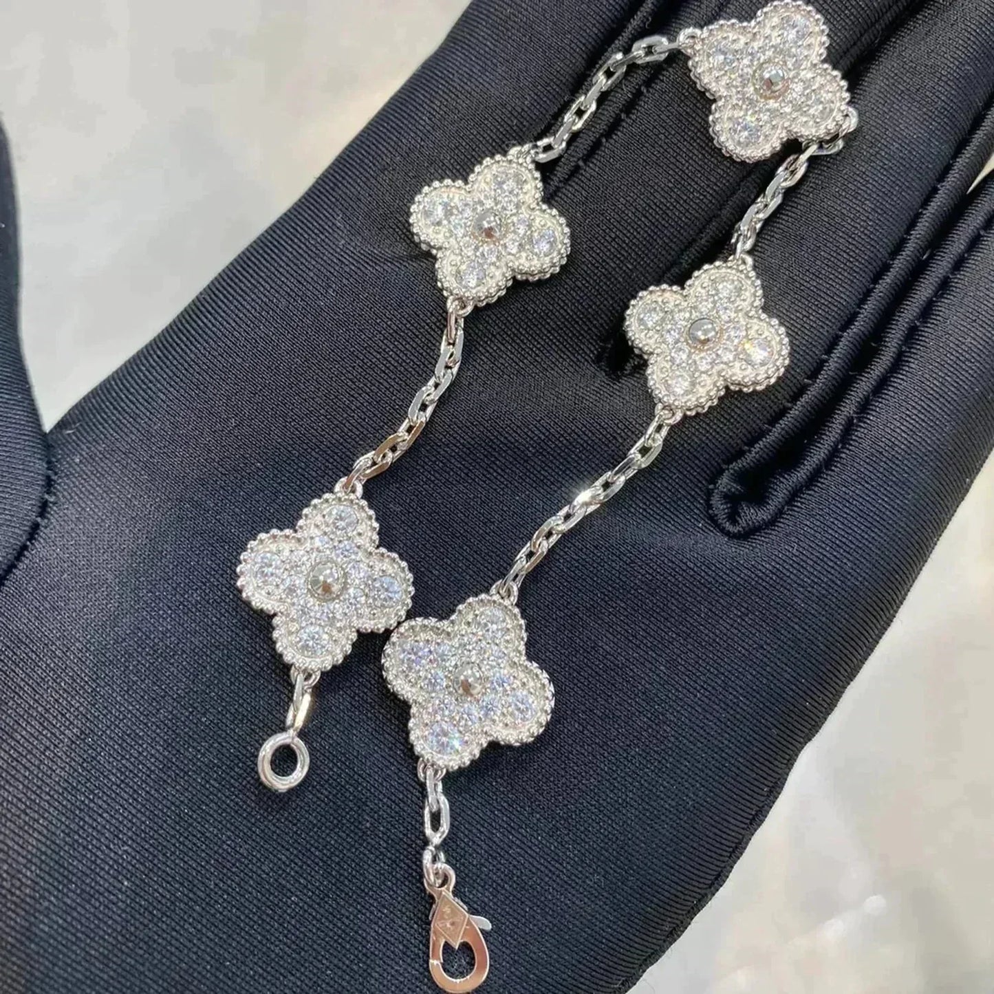 [Leaves]LUCKY CLOVER 5-MOTIF BRACELET - FULL-DIAMOND