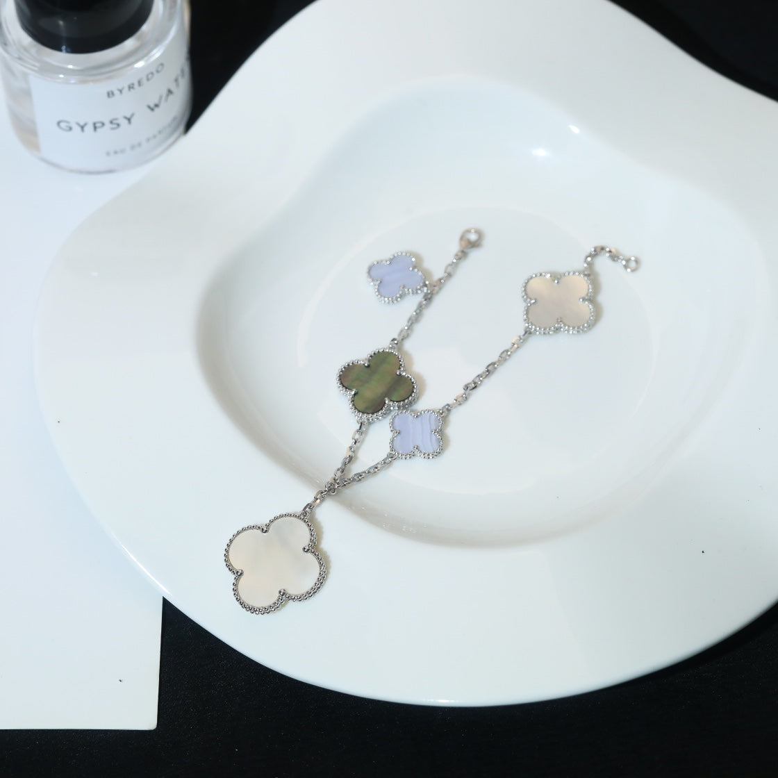 [Leaves]CLOVER BRACELET 5 MOTIFS MOP CHALCEDONY SILVER