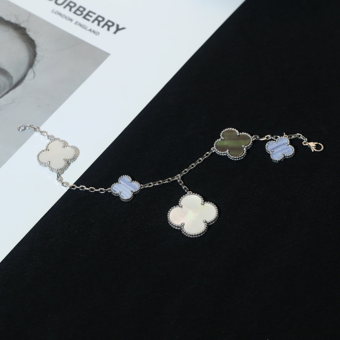 [Leaves]CLOVER BRACELET 5 MOTIFS MOP CHALCEDONY SILVER