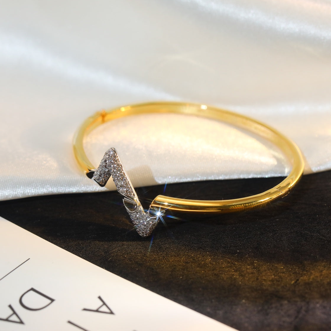 [Leaves]VOLTE UPSITE DOWN GOLD DIAMOND BRACELET