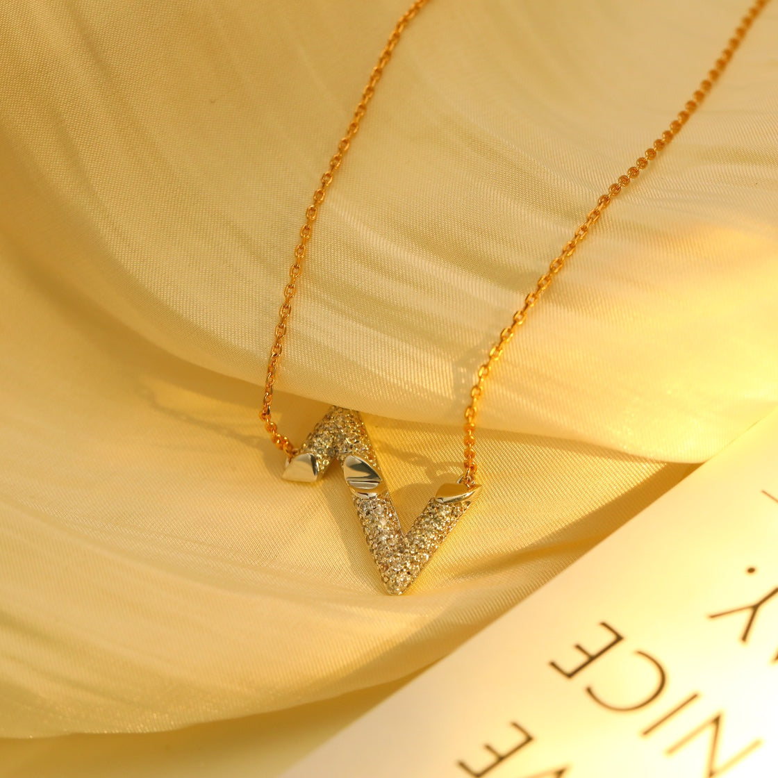 [Leaves]VOLT SILVER DIAMOND PEDANT NECKLACE