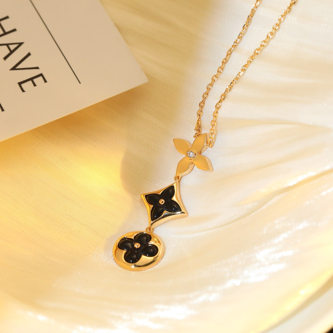 [Leaves]STAR AND SUN ONYX ROSE GOLD NECKLACE