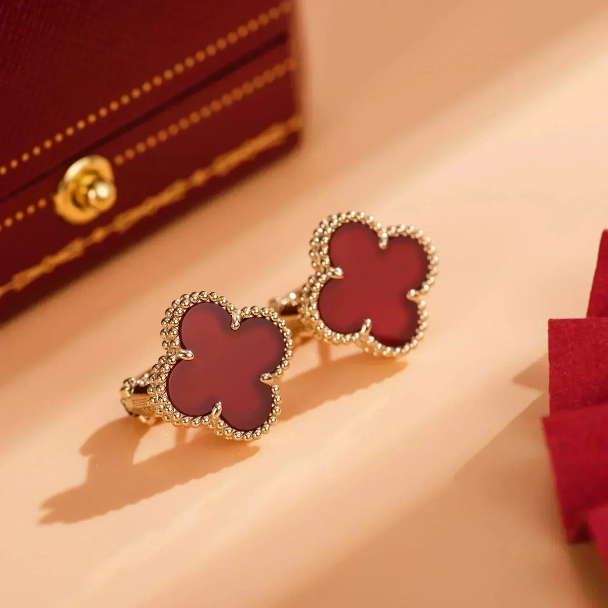 [Leaves]CLOVER MEDIUM 1 MOTIFS CARNELIAN  EARRINGS