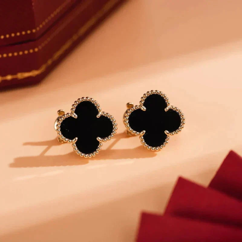 [Leaves]CLOVER MEDIUM 1 MOTIFS  ONYX STUD EARRINGS